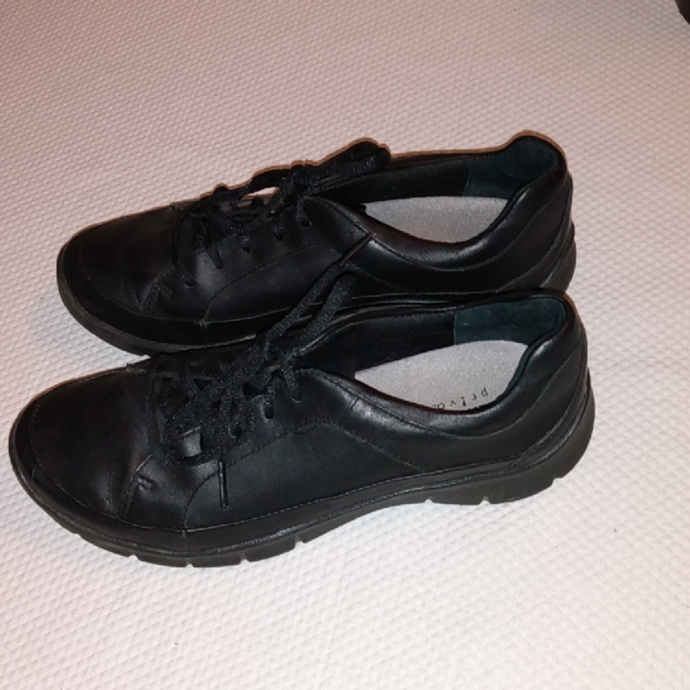 Clarks Show 7.5